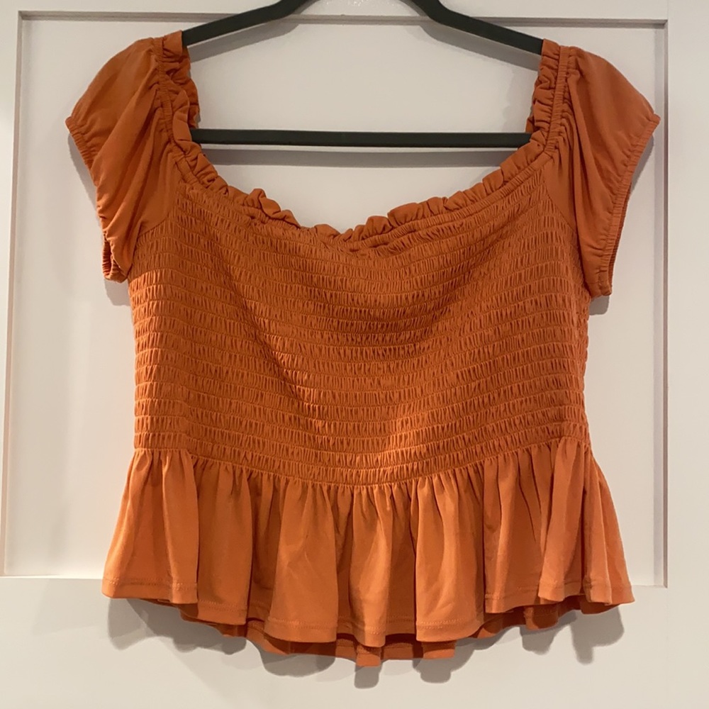 BCBGeneration SMOCKED TOP - Picture 4 of 4